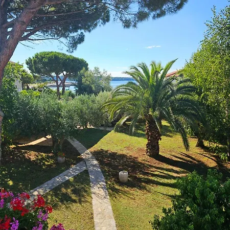 Riva Garden Relax