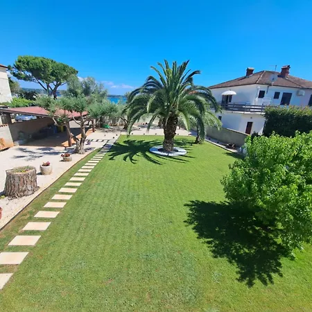 Riva Garden Relax