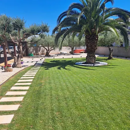 Riva Garden Relax Appartement *
